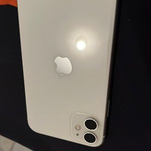 I phone 11 no scratches works perfect